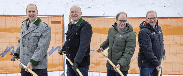 Die Bürgermeister der beteiligten Gemeinden (v.l.): Hannes Uttinger (Ramsau), Hermann Trinker (Schlad ming), Matthias Schwab (Haus) und Franz Danklmaier (Aich). Foto: Harald Steiner