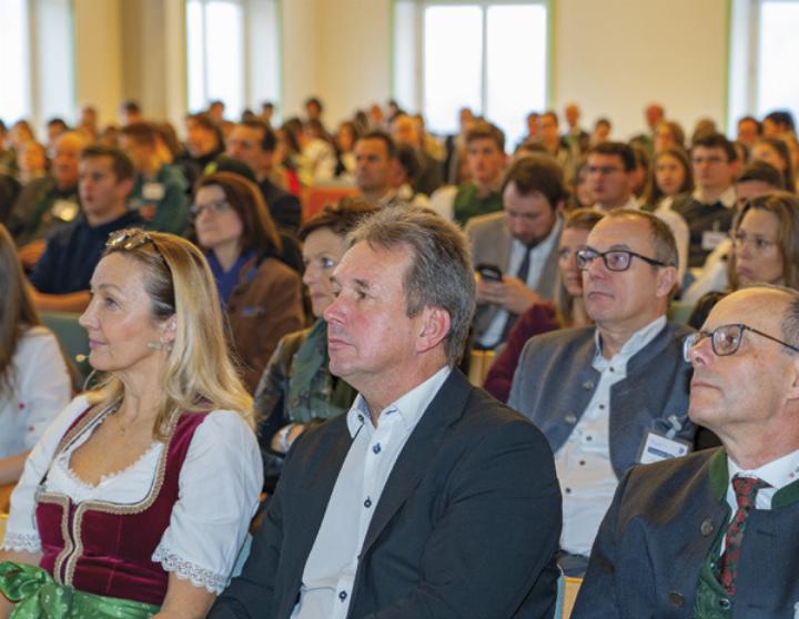 Die Gäste erwartet ein umfangreiches Programm mit Vorträgen, Musik und Literatur. Foto: © HBLFA