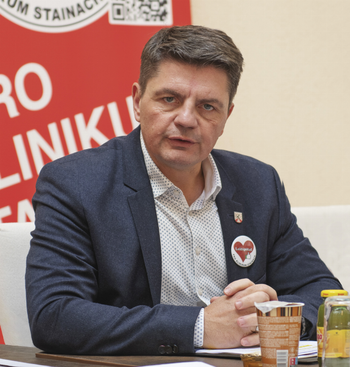 Roland Raninger steht ab April 2026 nicht mehr als Bürgermeister zur Verfügung. Mit einem Regionalen Strukturplan Gesundheit ohne Klinikum in Stainach könne er „nicht mehr mit“.
Foto: Ennstaler