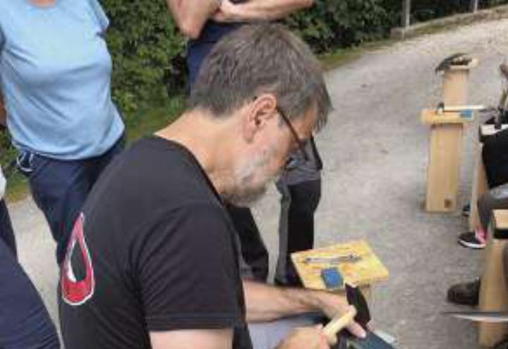 Ernst Schoiswohl ist Sensenlehrer und gibt sein Wissen im In- und Ausland weiter.

Foto: Raumberg-Gumpenstein