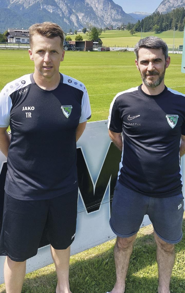 Das neue Gröbminger Trainerteam Michael Schwaiger und Daniel Bindlechner (v.l.) fiebert dem Derby gegen FSV Öblarn entgegen.