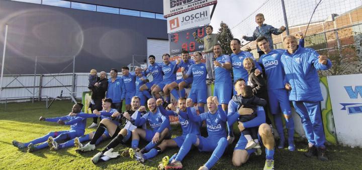 Die Mannschaft des WSV Liezen jubelte über einen 3:0-Derbysieg gegen SV Lassing. Foto: WSV Die Mannschaft des WSV Liezen jubelte über einen 3:0-Derbysieg gegen SV Lassing. Foto: WSV