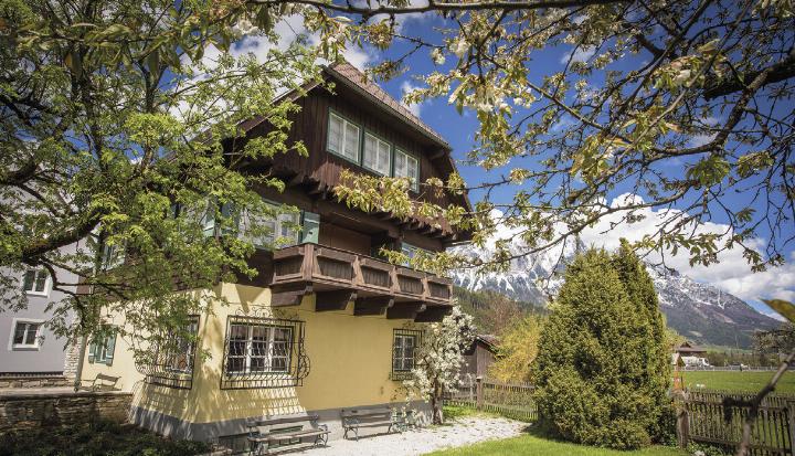 Das Wohnhaus von Paula Grogger ist heute ein Museum und lädt ein, in das Leben der Heimatdichterin einzutauchen. Foto: Christoph Huber
