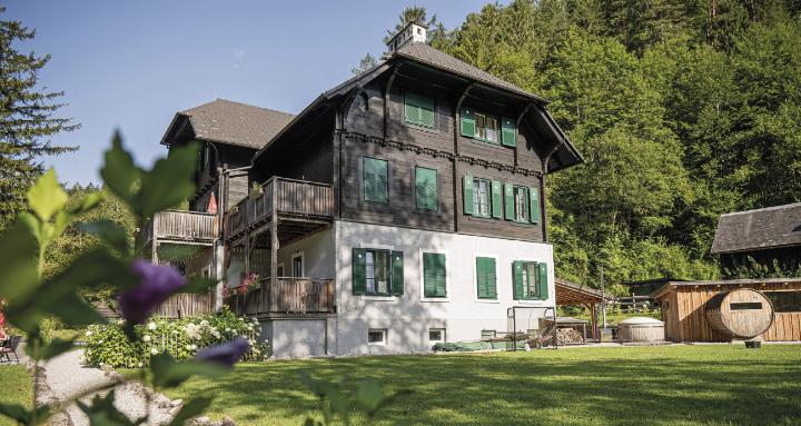 Für Schülergruppen und Individualtouristen: Die Gesäuse-Lodge in Gstatterboden liegt im Herzen des Nationalparks. Foto: Andreas Hollinger