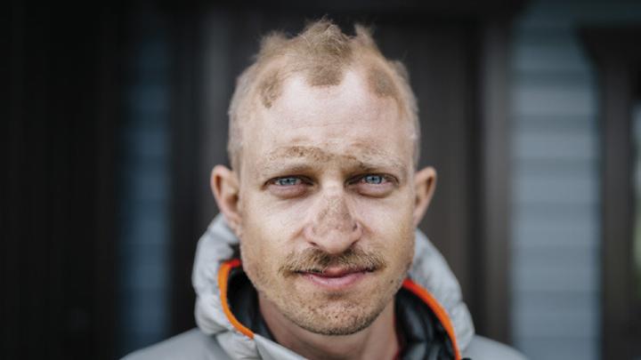 Christoph Döttelmayer berichtet im Anschluss an die Doku über seine Grenzerfahrungen als Gravel-Biker. 
Foto: Nagy