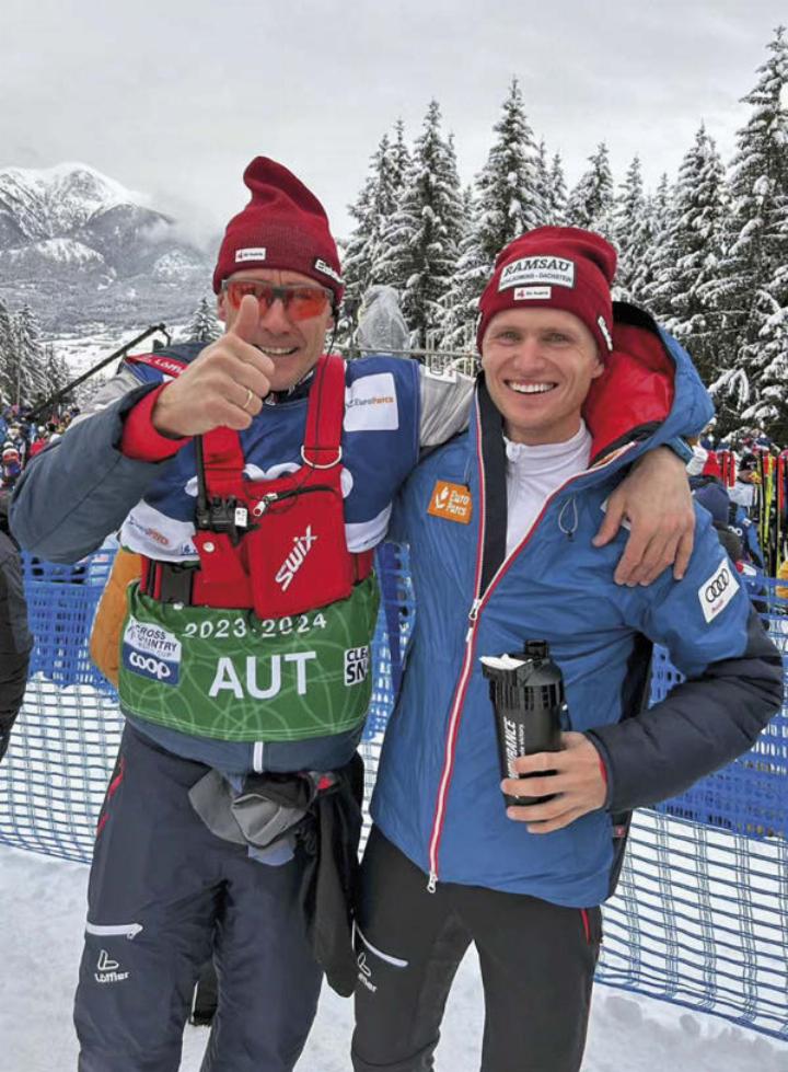 Sportchef Alois Stadlober freut sich mit Mika Vermeulen über die Top-Platzierung. Foto: © Instagram