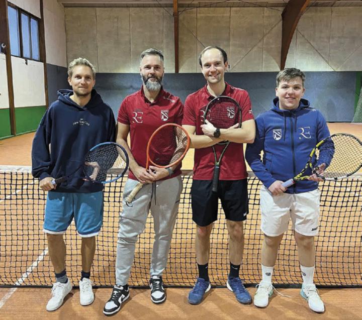 Mit einer klaren 0:6-Auswärtsniederliga gegen Hartberg ging für ATV Irdning die Winter-Meisterschaft in der Landesliga A zu Ende. Von links: Dietmar Mayerl, Rene Kainz, Alexander Jagersberger, Marco Kern. Foto: ATV