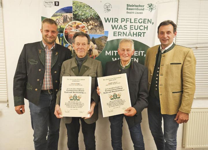 Neuer Obmann Manuel Thurner, die Ehrenobmänner Eduard Wöhrer und Rudolf Zefferer sowie Bezirksobmann Peter Kettner. Foto: Haar