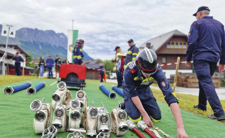 Beim Feuerwehrbewerb kämpften über 300 Feuerwehrleute um Sekunden.