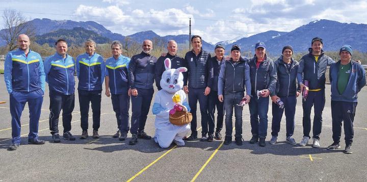 Beim Turnier am Ostermontag war sogar der Osterhase zu Besuch.