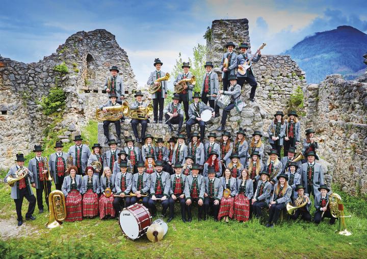 Vereint in Tradition: Die Musiker des Musikvereins Wörschach feierten 100 Jahre gemeinsames Musizieren und Zusammenhalt. Foto: PhotoINstyle/Birgit Steinberger