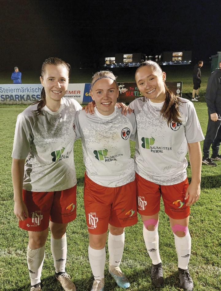 Jana Schweiger, Carmen Mild und die zweifache Torschützin Viktoria Fina (von links) erzielten die Treffer der SG Rottenmann/Lassing beim 4:2-Sieg gegen die Freienstein/Trofaiach Soccer Ladies.