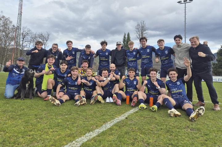 Die Mannschaft des ATV Irdning jubelte nach drei Niederlagen über den 1:0-Auswärtssieg gegen die KSV-Amateure. Foto: ATV