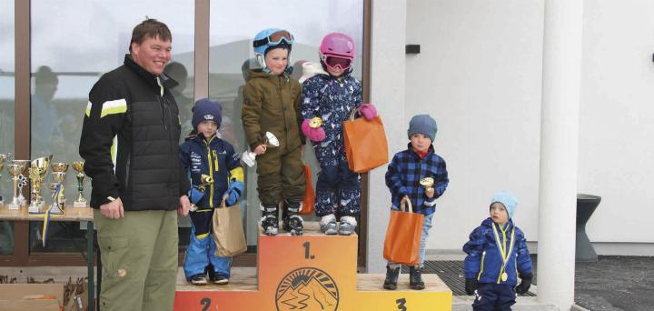 Bürgermeister Thomas Klingler bei der Siegerehrung.