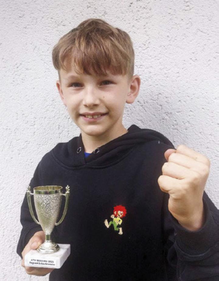 Dominik Lemmerer aus Aigen ging als Sieger des vereinsinternen Schachturniers hervor.