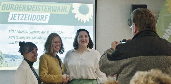 In „Becoming Bürgermeister*in“ wirft Wohlfahrter einen Blick auf die Fliehkräfte in der Kommunalpolitik. Zählen Inhalte, Persönlichkeit oder Parteizugehörigkeit? Foto: o.K.