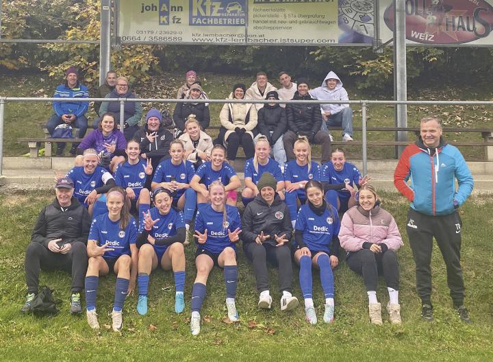 Die Damenmannschaft der SG Rottenmann/Lassing feierte mit dem 4:0-Auswärtssieg gegen die Almenland Rabbits den achten Erfolg in Serie.