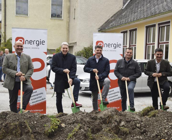 Planer Christian Rohrmoser, GF Adrian Wurmer, Bgm. Roland Raninger, GR Bernhard Schachner und GF Christian Schiefer (v.l.).