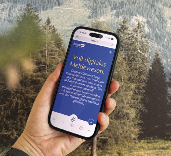 Einscannen und digital unterschreiben: Im Gesäuse wurde das Gäste-Meldewesen umgestellt.

© TVB Gesäuse