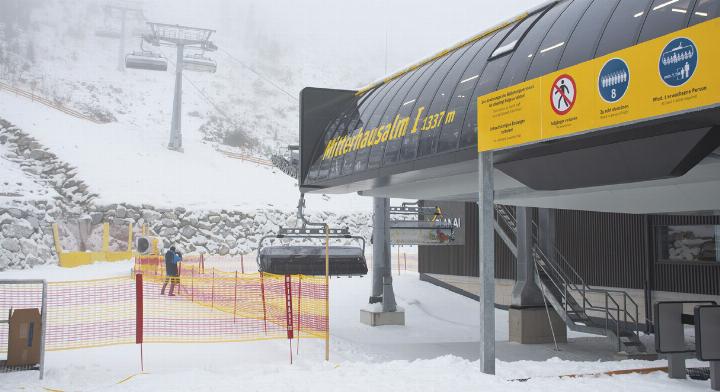 Anstatt der Sonneckbahn bringt die 8er-Sesselbahn Mitterhausalm I die Gäste zur Planai. Anstatt der Sonneckbahn bringt die 8er-Sesselbahn Mitterhausalm I die Gäste zur Planai.