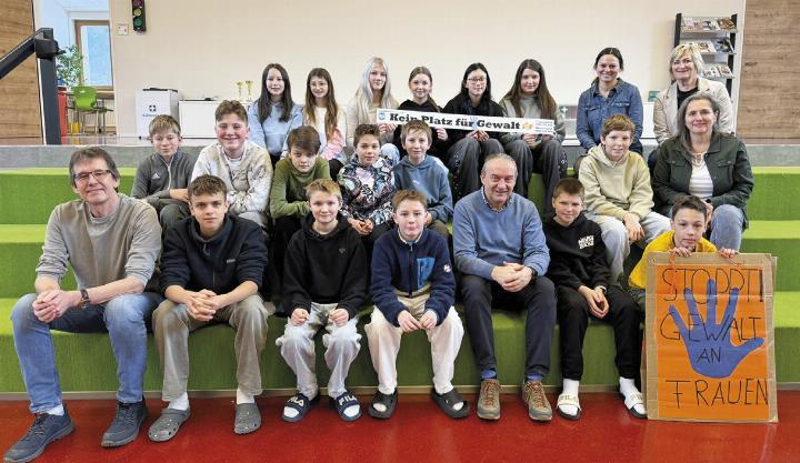 Kein Platz für Gewalt ist die Mittelschule Gröbming. Die Schule setzt präventive Maßnahmen. Foto: Club Soroptimist