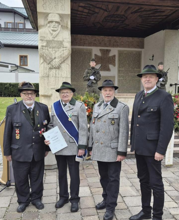 Obmann Eduard Heidlmayer, Gottlieb Gaislehner, Vizepräsident Walter Schwab und Bgm. Hermann Trinker.

Foto: o.K.