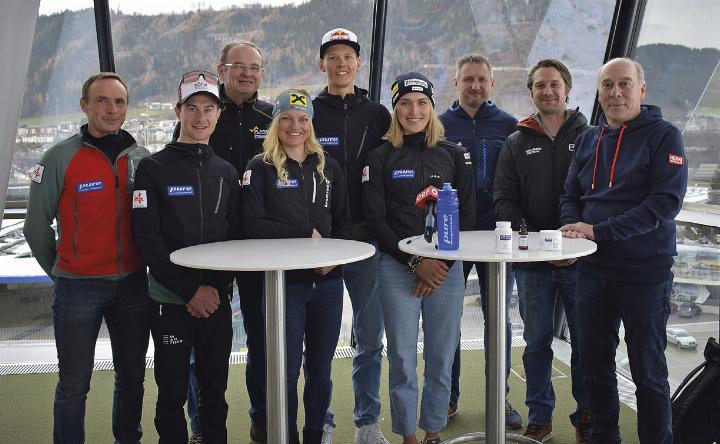 Freuen sich auf den Weltcup in Schladming: Georg Wörter, Christof Hochenwarter, Georg Bliem, Sarah Dreier, Paul Verbnjak, Johanna Hiemer, Erwin Mayer, Franz Eisl und Karl Fischbacher. Foto: Tritscher