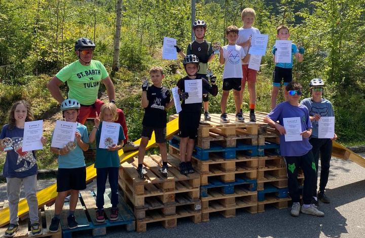 Stolze Nachwuchs-Biker: Erfolgreicher Abschluss des MTB-Camps in Rottenmann. Foto: Ergo School Race