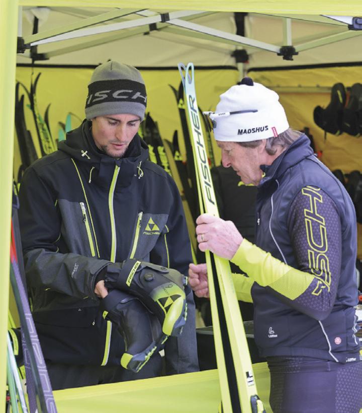 Anziehen und ausprobieren: Die neueste Langlaufausrüstung konnte gleich auf der Loipe getestet werden. Foto: Nordic Winter Opening