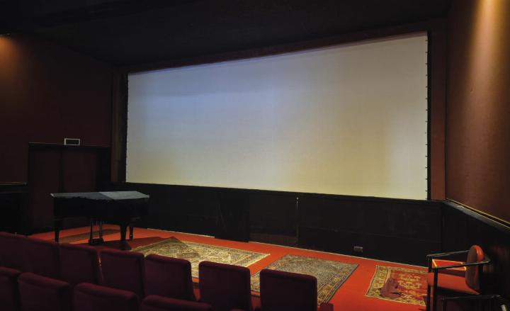 Die neue, vergrößerte Leinwand lässt Filme in beeindruckender Schärfe und Klarheit erstrahlen. Foto: Kino Gröbming