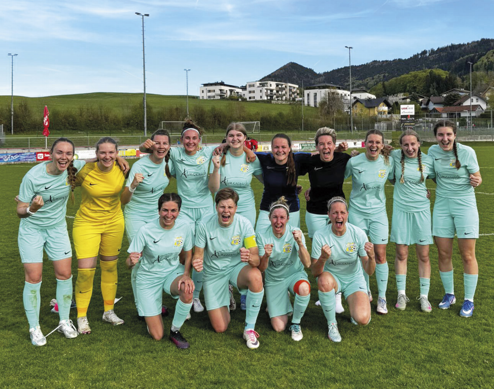 Die Damenmannschaft des FC Schladming feierte gegen USK Hof den ersten Sieg in der Frühjahrssaison. Foto: FCS Damen - Das Bild wird blockiert. – Möglicherweise durch einen aktiven Adblocker.
