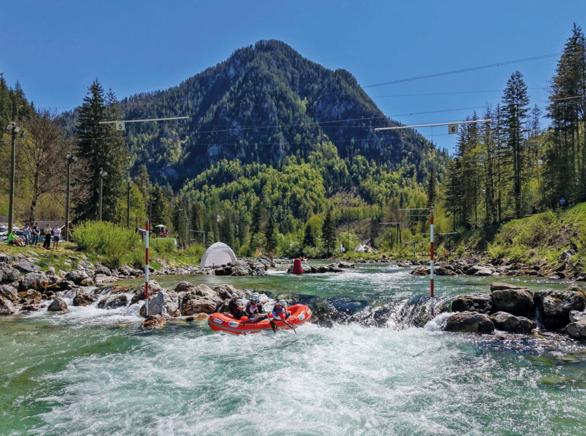Das Nationalteam und gleichzeitig die Heimmannschaft holte sich den Tagessieg bei den Österreichischen Meisterschaften in Wildalpen. Foto: Rafting Sport Salzatal - Das Bild wird blockiert. – Möglicherweise durch einen aktiven Adblocker.