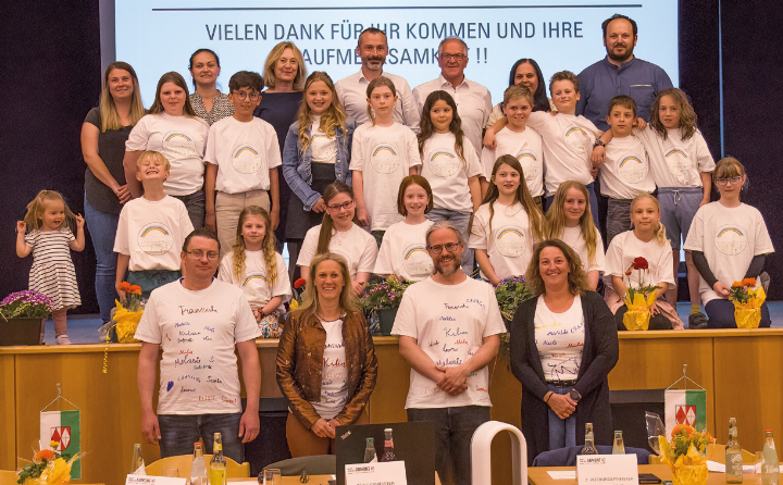 Feierlicher Moment: Die jungen Gemeinderäte bei ihrer Angelobung.

Foto: Pötscher