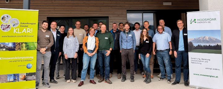 Gemeinden und Experten diskutieren in Öblarn über risikoangepasstes Bauen. Foto: Moosmoar Energies