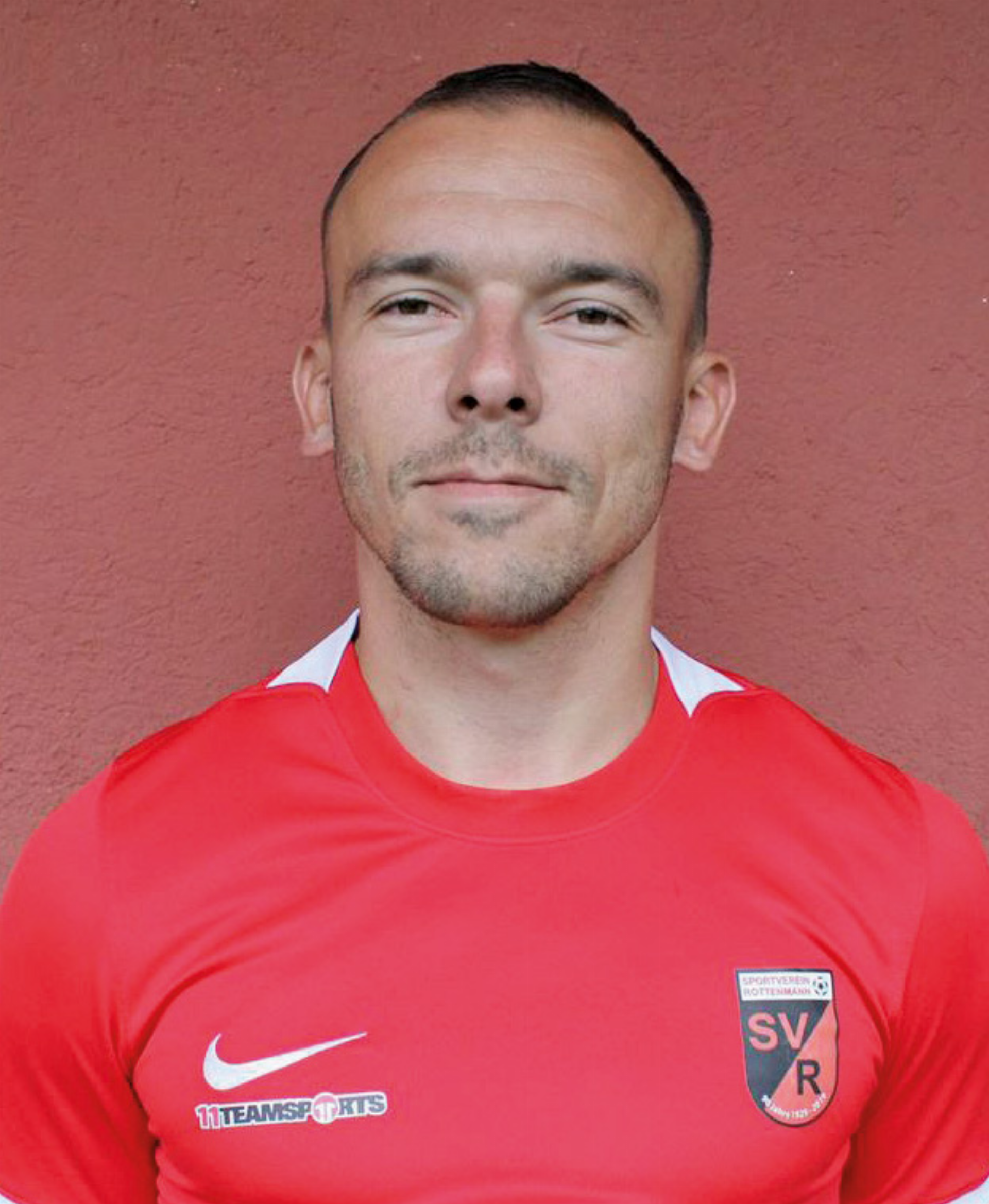 Rottenmann-Spieler Manuel Eberhard trug mit seiner Routine viel zum 2:1-Sieg gegen die SG WSV Eisenerz/SV Radmer bei. - Das Bild wird blockiert. – Möglicherweise durch einen aktiven Adblocker.