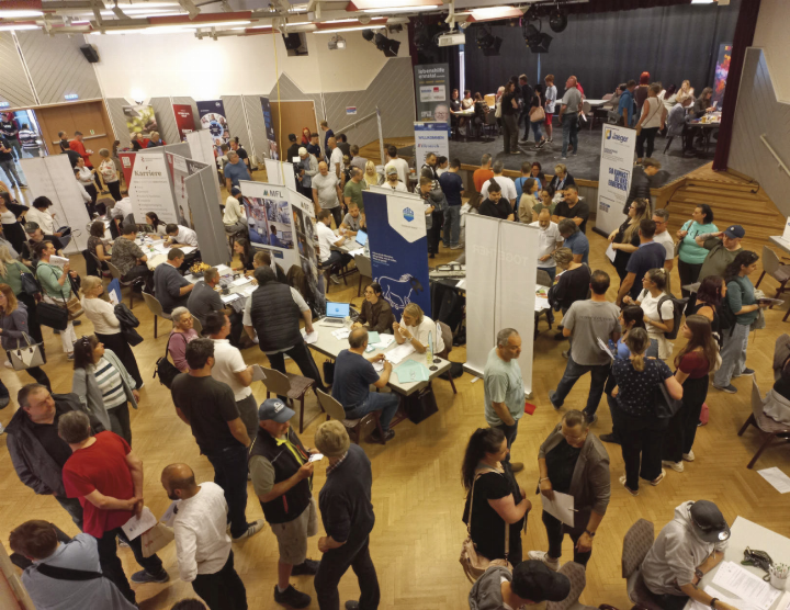 AMS-veranstaltete-Jobmesse
