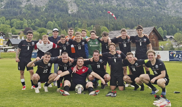 Die Mannschaft des FC Ausseerland bleibt mit einem 3:2-Sieg gegen Schladming II dem Leader SV Pruggern auf den Fersen. Foto: FCA
