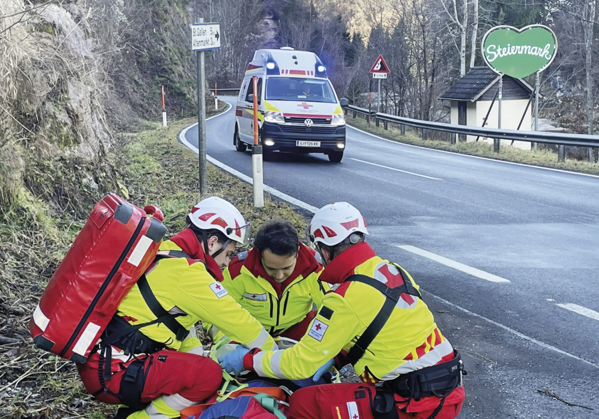 Monatelange Ausbildung: 14 Personen leisten durch ihre abgeschlossene Ausbildung eine Verbesserung in der Gesundheitsversorgung der Region.
Foto: Rotes Kreuz Altenmarkt/Großreifling - Das Bild wird blockiert. – Möglicherweise durch einen aktiven Adblocker.