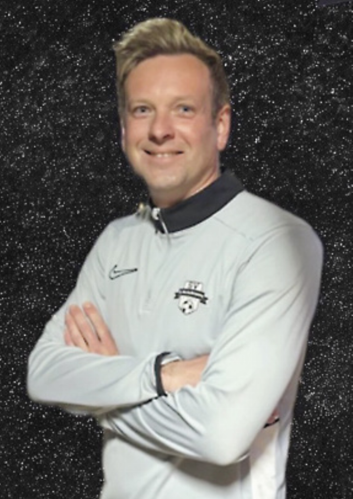 Trainer Marc Hollinger eilt mit seiner Mannschaft, dem SV St. Martin/Gr., von Sieg zu Sieg.