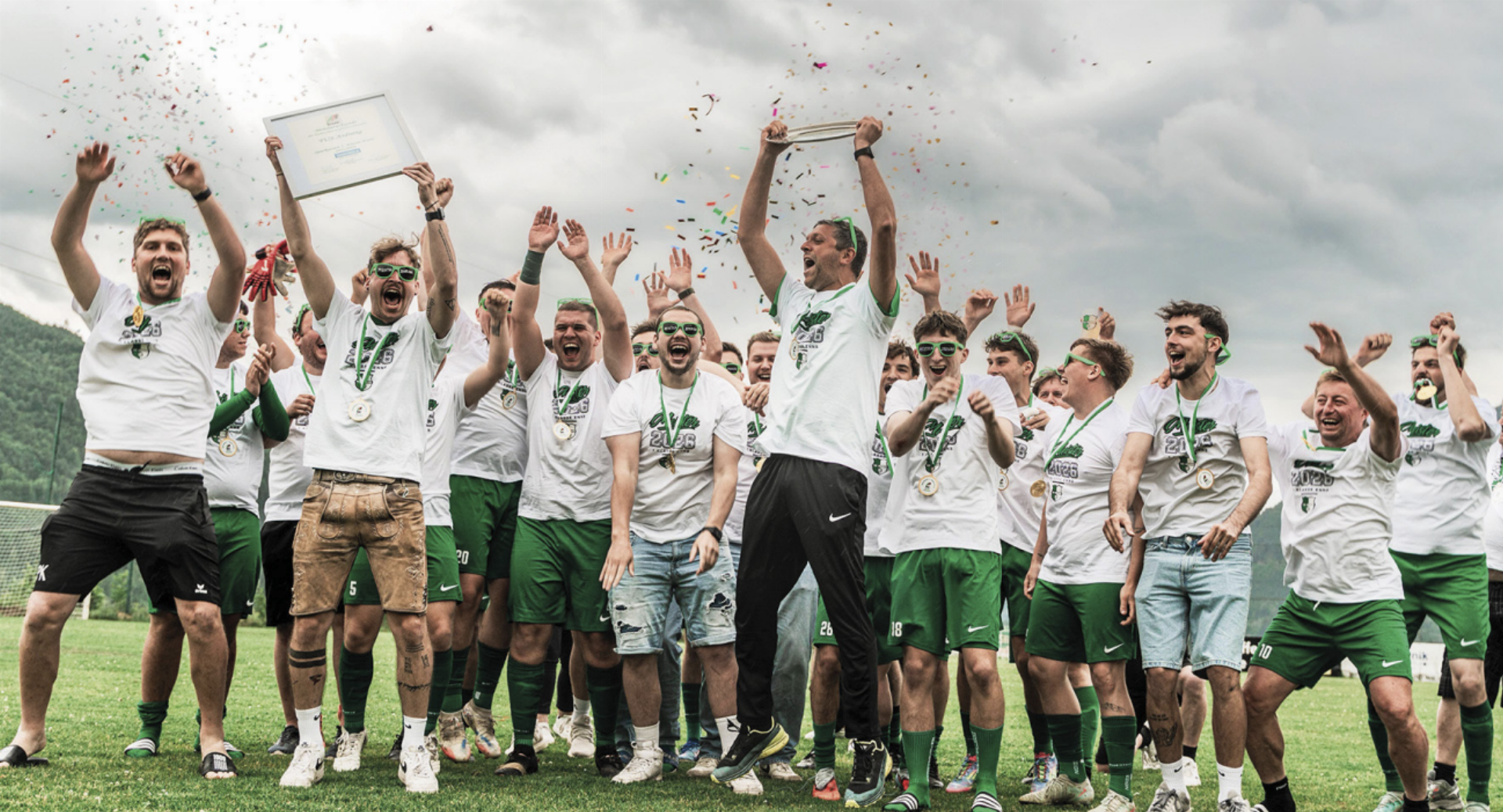 Die Mannschaft des TUS Ardning jubelte über den ersten Meistertitel in der 40-jährigen Vereinsgeschichte. Foto: TUS Ardning - Das Bild wird blockiert. – Möglicherweise durch einen aktiven Adblocker.