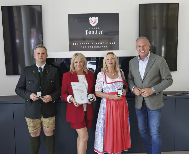 „White Panter“-Geschäftsführung Ludwig Germann und Eva Keferböck, Eigentümerin Ingrid Flick und LH Mario Kunasek. Foto: FPÖ Stmk.