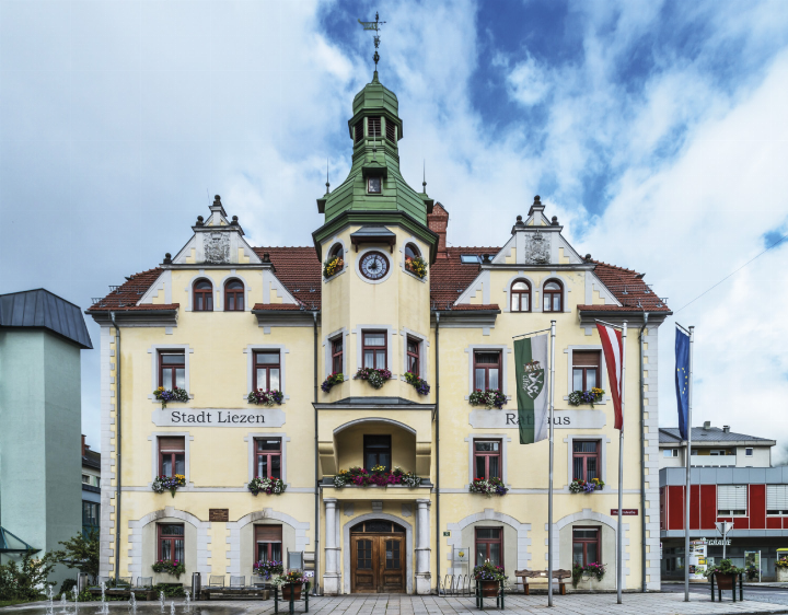 Grünes Licht aus Liezens Rathaus: Der Glasfaserausbau startete diese Woche Dienstag in Weißenbach. Foto: Manuel Capellari