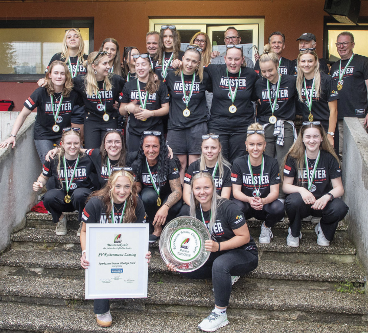 Mit dem Meistertitel in der Frauen-Oberliga Nord stieg die Damenelf der SG Rottenmann/Lassing zum zweiten Mal seit dem Bestehen in die Landesliga auf. Foto: SVR/SVL