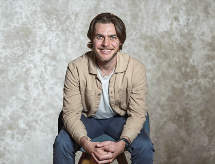Julian De Martini beschäftigt sich seit vielen Jahren mit Finanzmärkten und -systemen. Sein Wissen 
gibt er in Vorträgen weiter.  Foto: De Martini