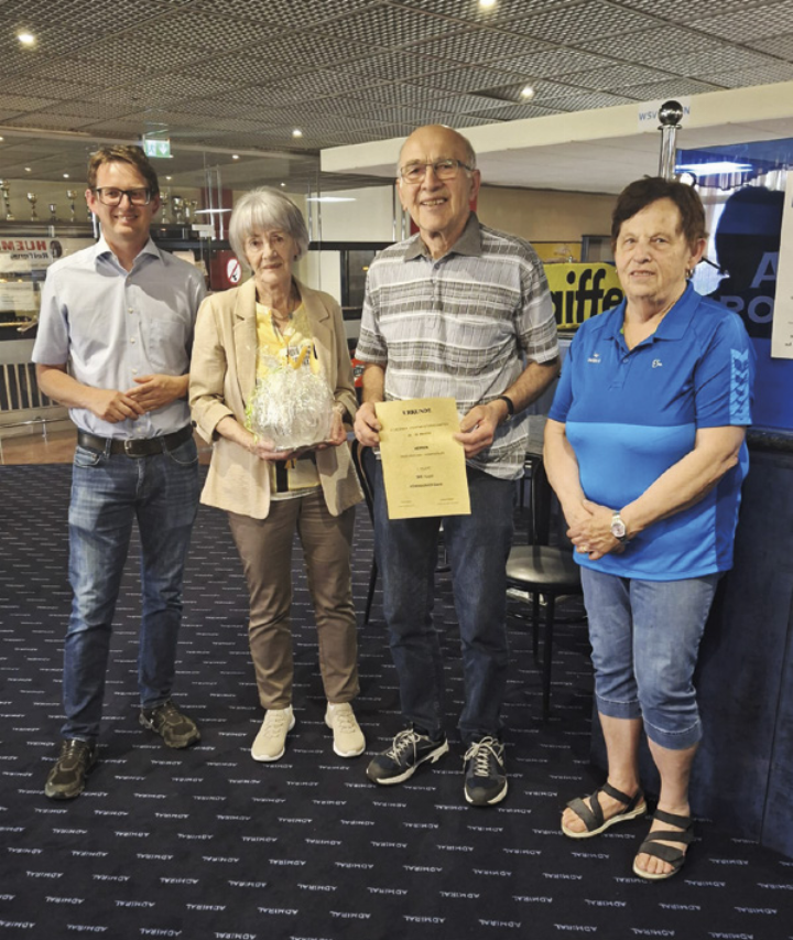 Vizebürgermeister Albert Krug, Stadtmeisterin Ingrid Horn, Stadtmeister David Bösendorfer und Sektionsleiterin Eva Auritsch (von links).