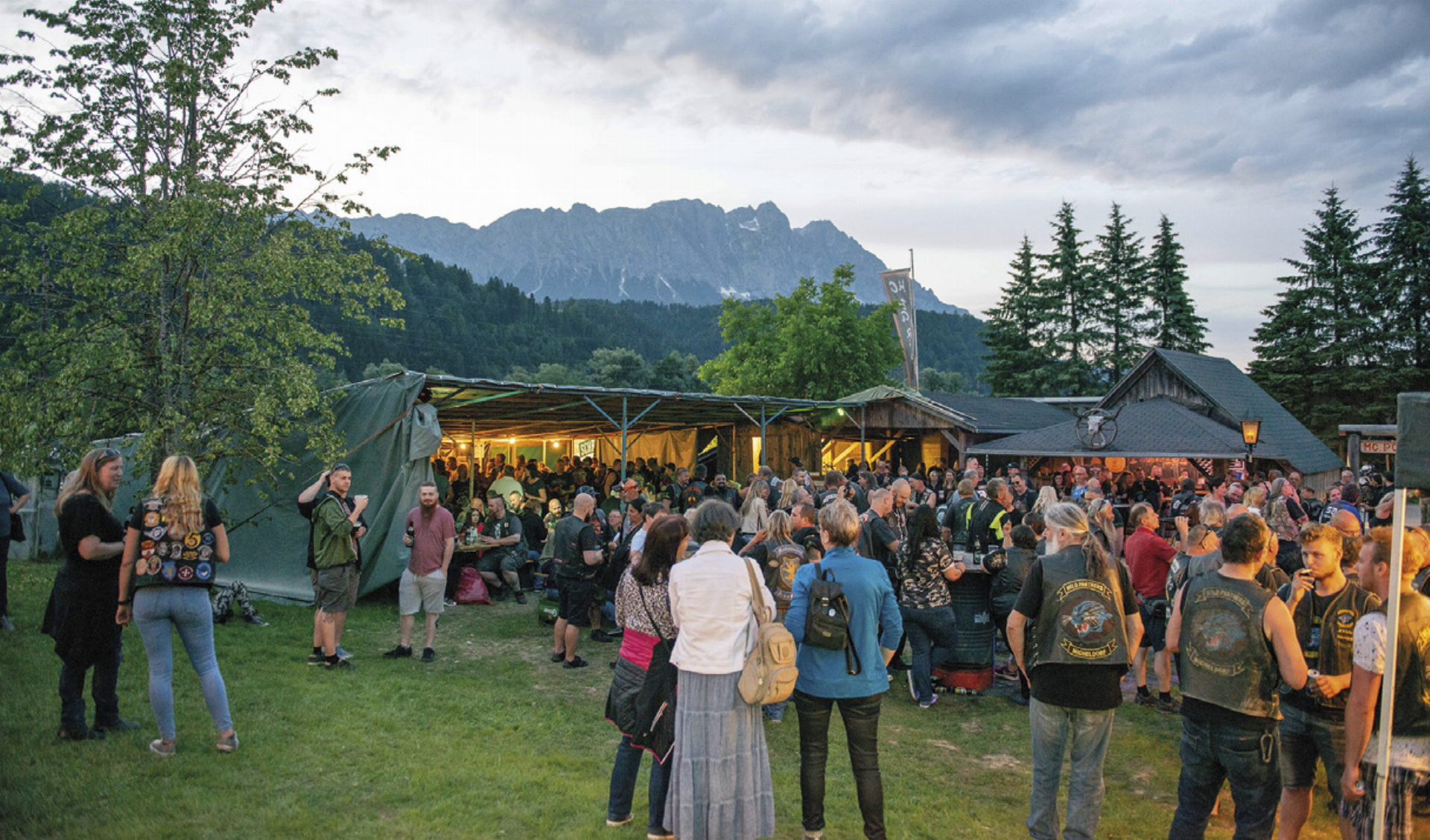 Glänzende Maschinen, Motorensound und gute Musik wartet das Bikerfest des MC PG Riders Öblarn auf. Foto: Hans Johann - Das Bild wird blockiert. – Möglicherweise durch einen aktiven Adblocker.