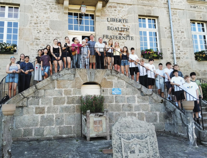 Die Schüler der MS Erzherzog Johann besuchten Felletin und sammelten dabei spannende Eindrücke vom französischen Schul- und Alltagsleben.

Foto: PSC Schladming