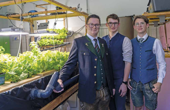Ferdinand Flucher, Jakob Tritscher und Jakob Hernach präsentierten im Rahmen ihrer Diplomarbeit ein innovatives Aquaponik-System. Foto: HBLFA Raumberg-Gumpenstein