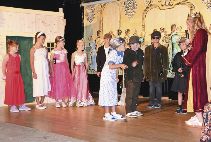 Verschiedene Märchen verschmolzen zu einem Theaterstück, das zum Lachen und zum Nachdenken anregte.

Foto: o.K.