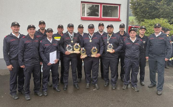 Aicher-Zillenfahrer-gl-nzten-bei-Feuerwehrbewerb